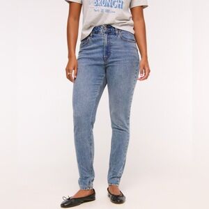 Abercrombie & Fitch Women’s Straight Curve Love Jeans